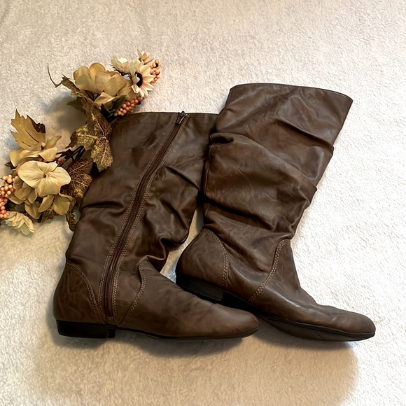 LOWER EAST SIDE Shoes - Ladies Brown Boots, Size 7.5